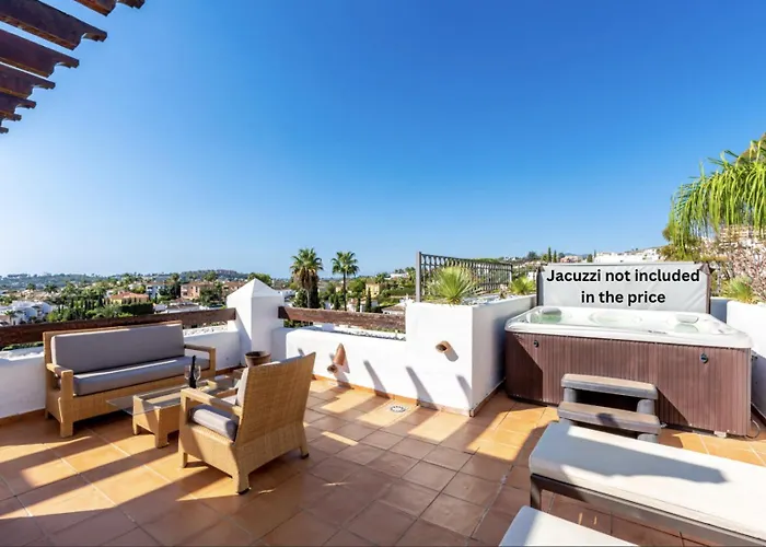 Las Tortugas Marbella - Luxury Penthouse With Sea Views & Jacuzzi